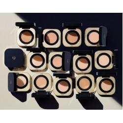 Cle de Peau Radiant Cushion Foundation Natural SPF25 PA+++​